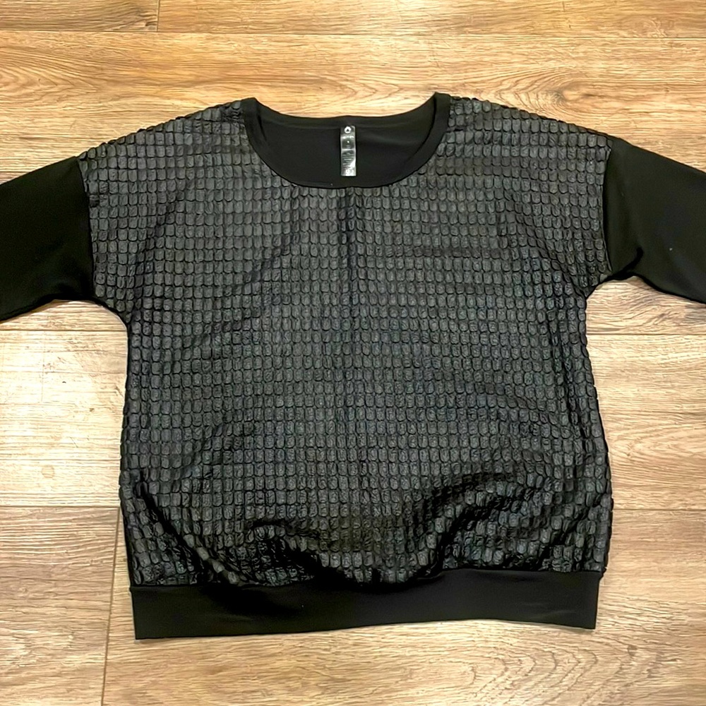 Reflex Python Embossed Top - M but better fit to S